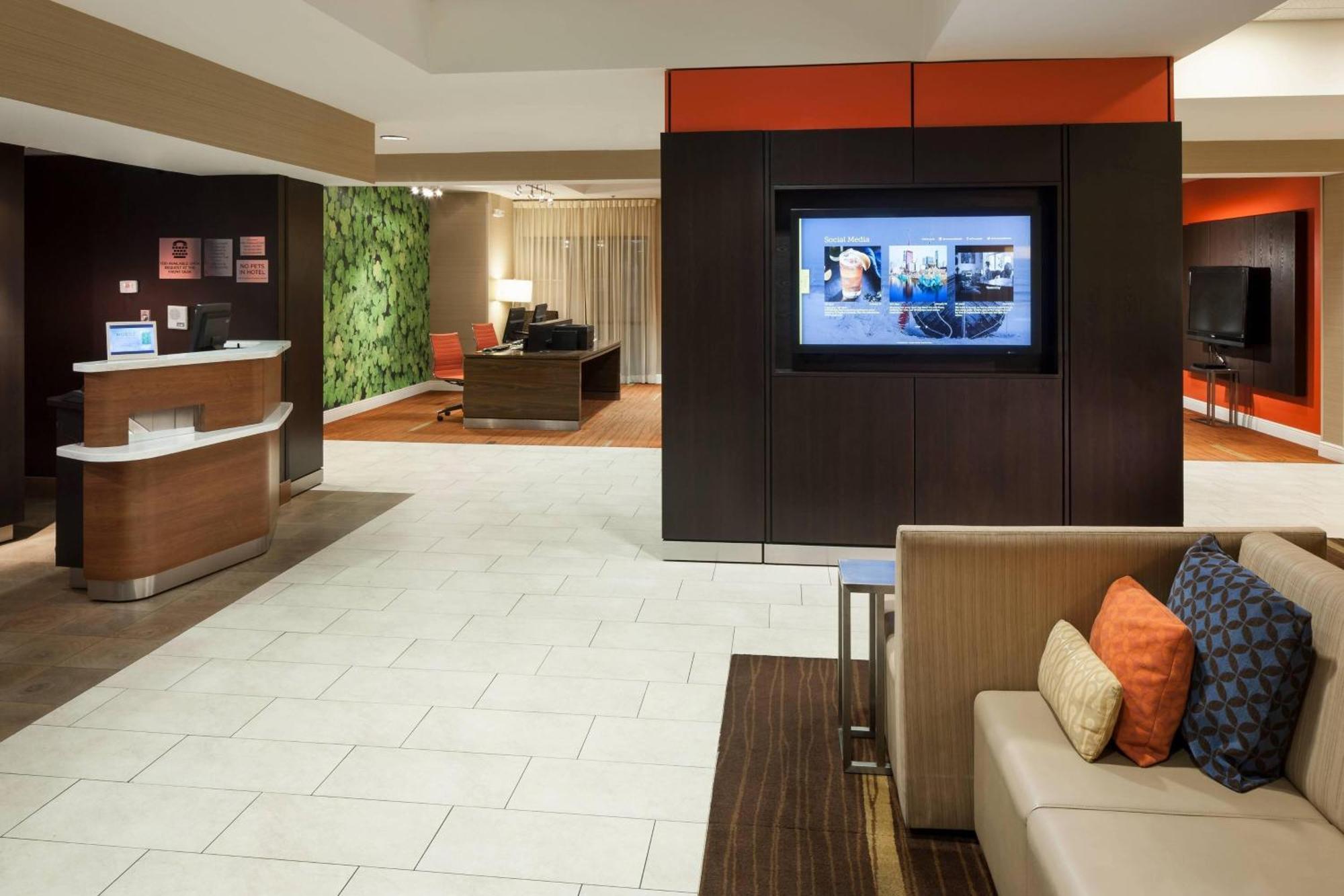 Courtyard By Marriott Jackson Ridgeland Hotel Exterior photo