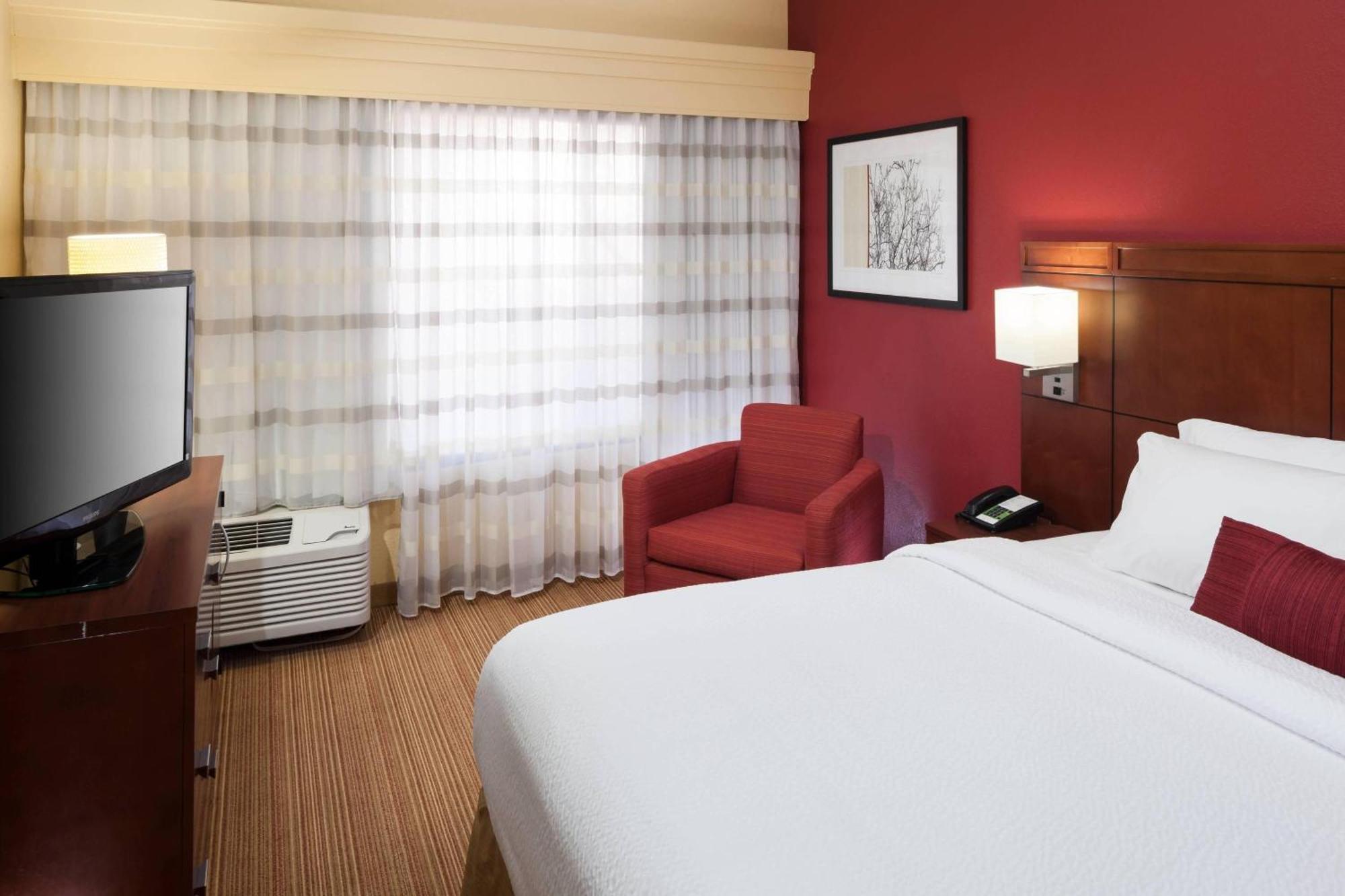 Courtyard By Marriott Jackson Ridgeland Hotel Exterior photo