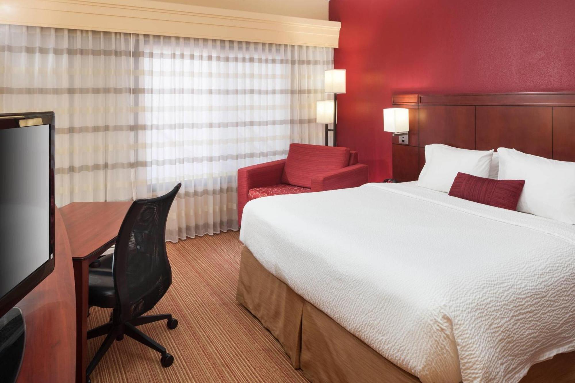 Courtyard By Marriott Jackson Ridgeland Hotel Exterior photo