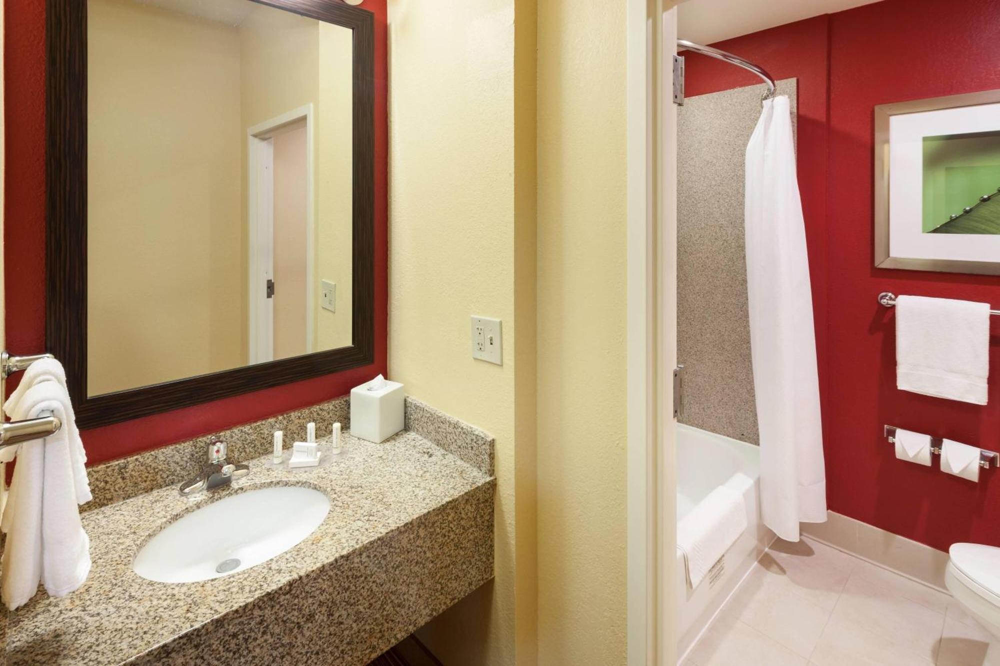 Courtyard By Marriott Jackson Ridgeland Hotel Exterior photo