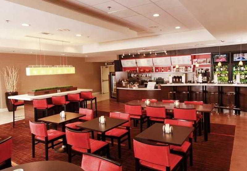 Courtyard By Marriott Jackson Ridgeland Hotel Restaurant photo