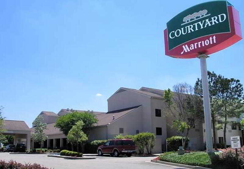 Courtyard By Marriott Jackson Ridgeland Hotel Exterior photo