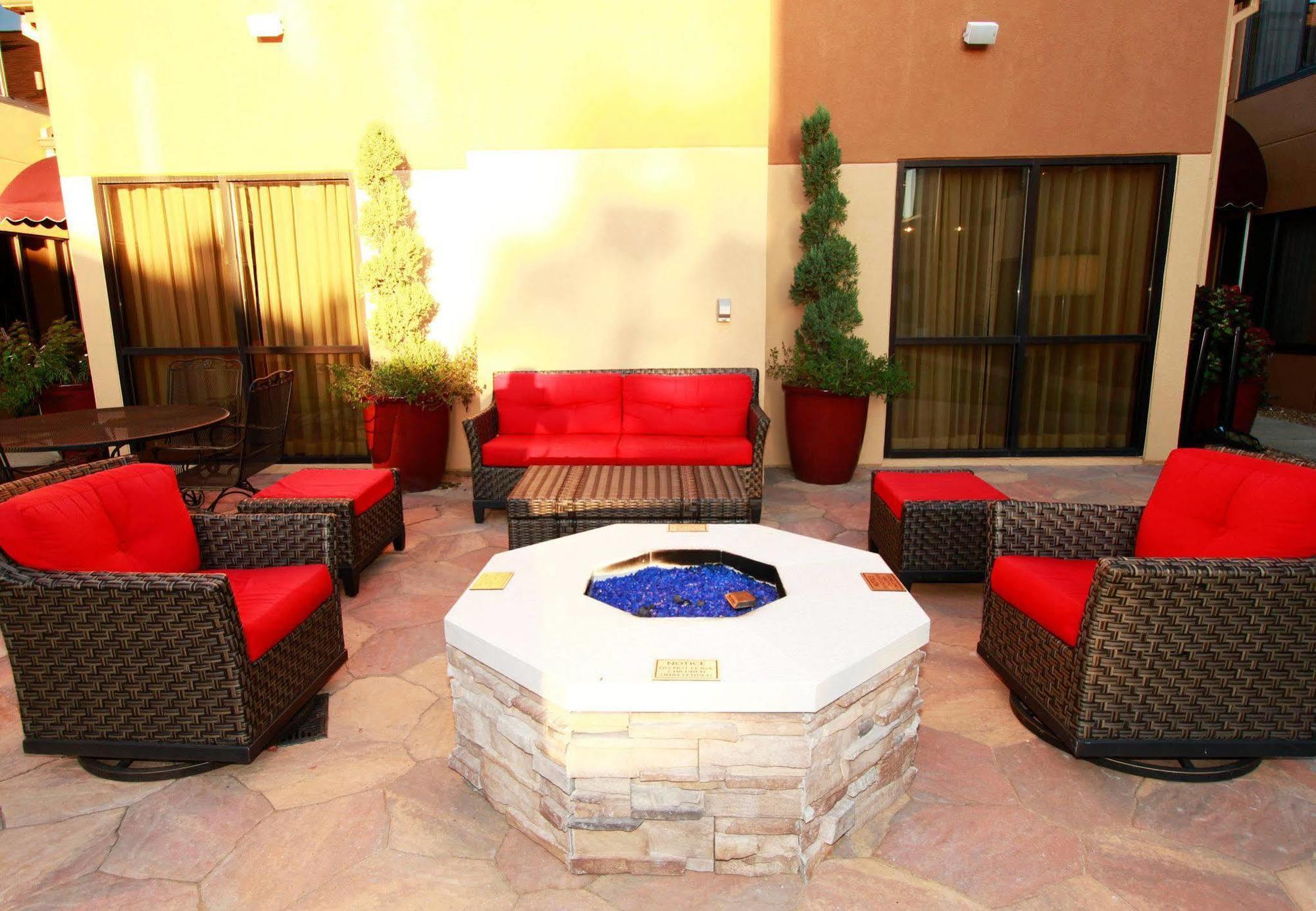 Courtyard By Marriott Jackson Ridgeland Hotel Exterior photo
