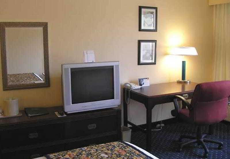 Courtyard By Marriott Jackson Ridgeland Hotel Exterior photo