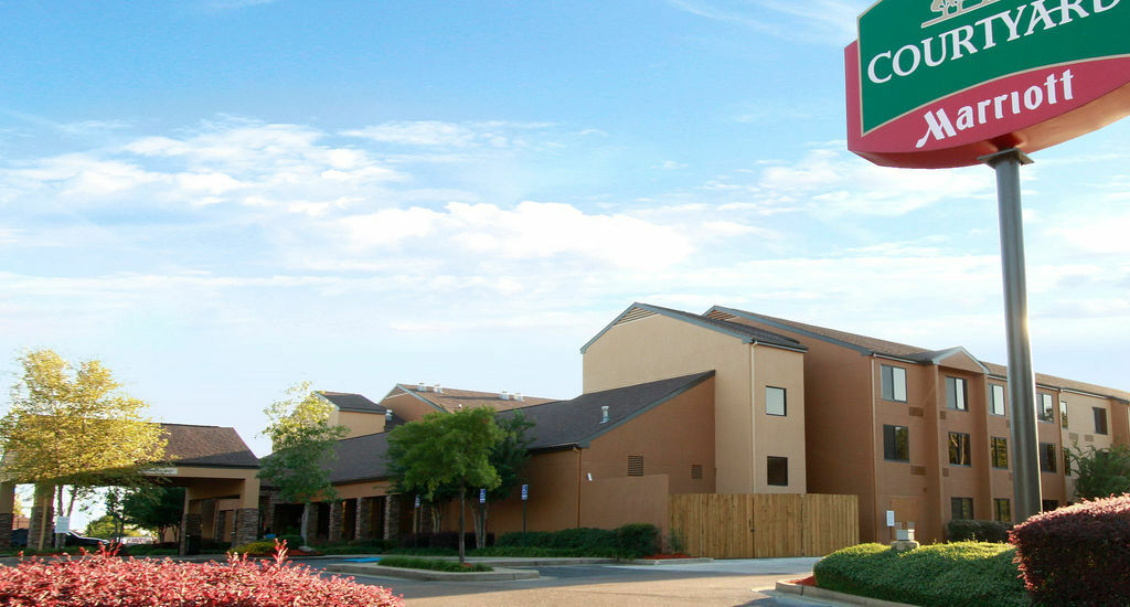 Courtyard By Marriott Jackson Ridgeland Hotel Exterior photo